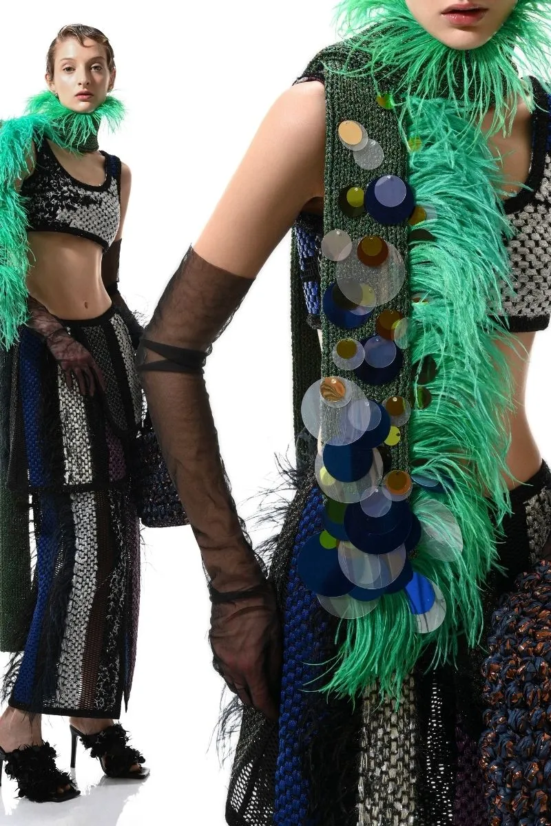 AVRIL CROP TOP IN BLACK MULTI